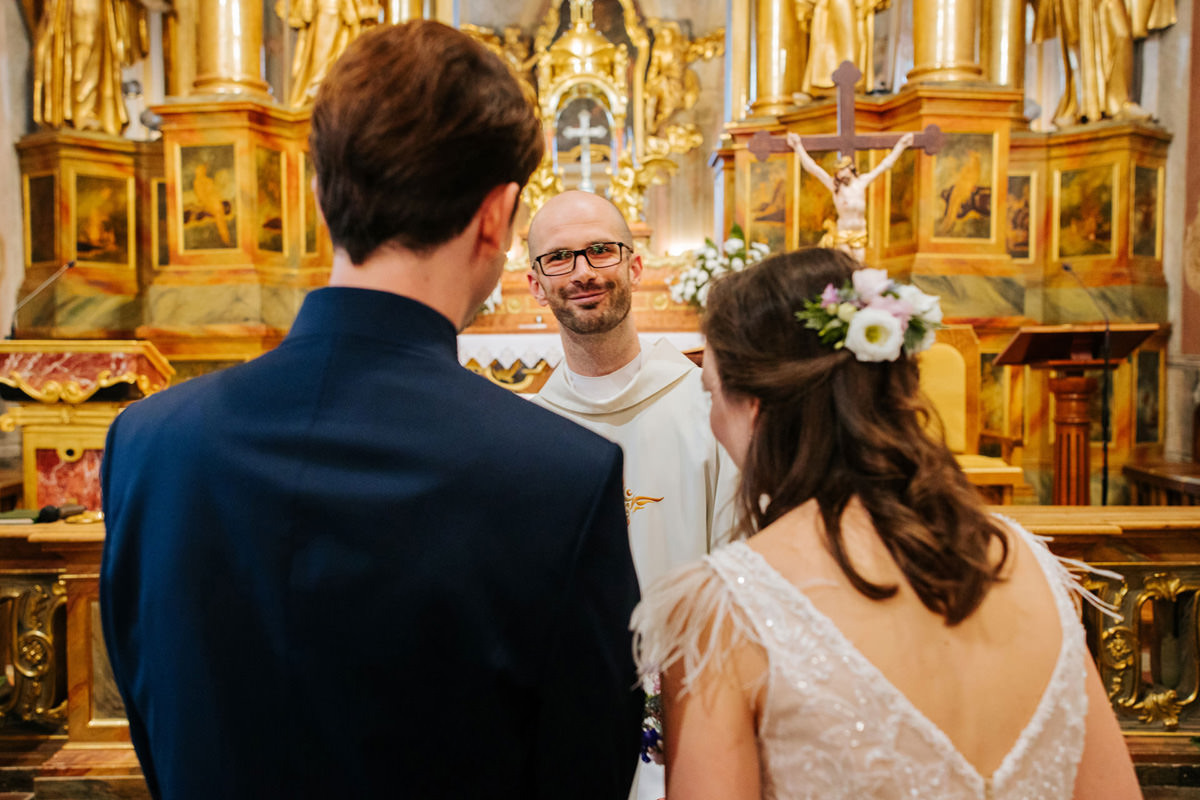 nowożeńcy, św anna, najpiękniejsze kościoły w warszawie, wesele mokoto, fotograf ślubny warszawa.